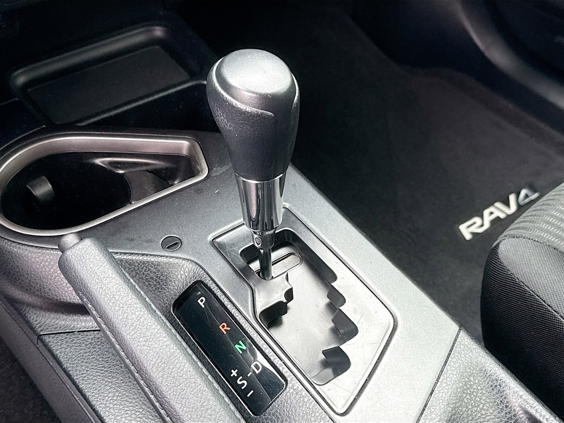 Used 2017 Toyota RAV4 LE image 28