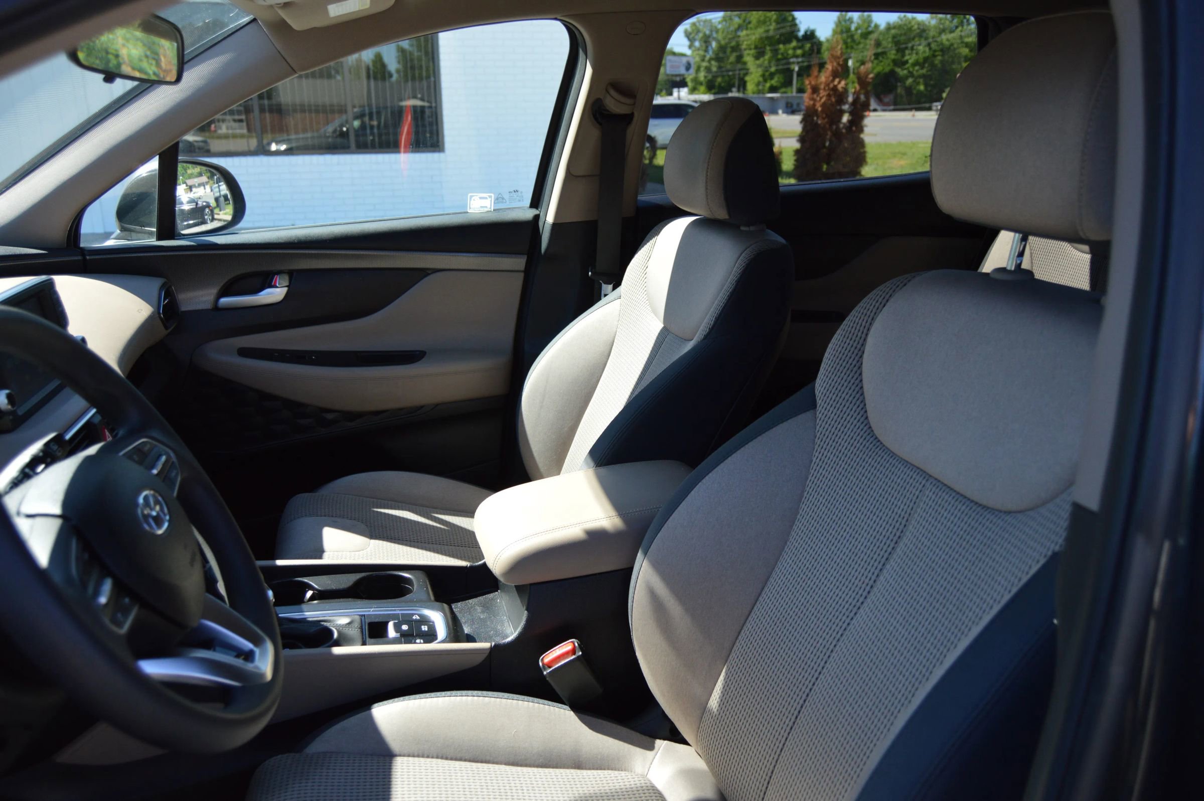 Used 2020 Hyundai Santa Fe SE AWD/4WD image 9