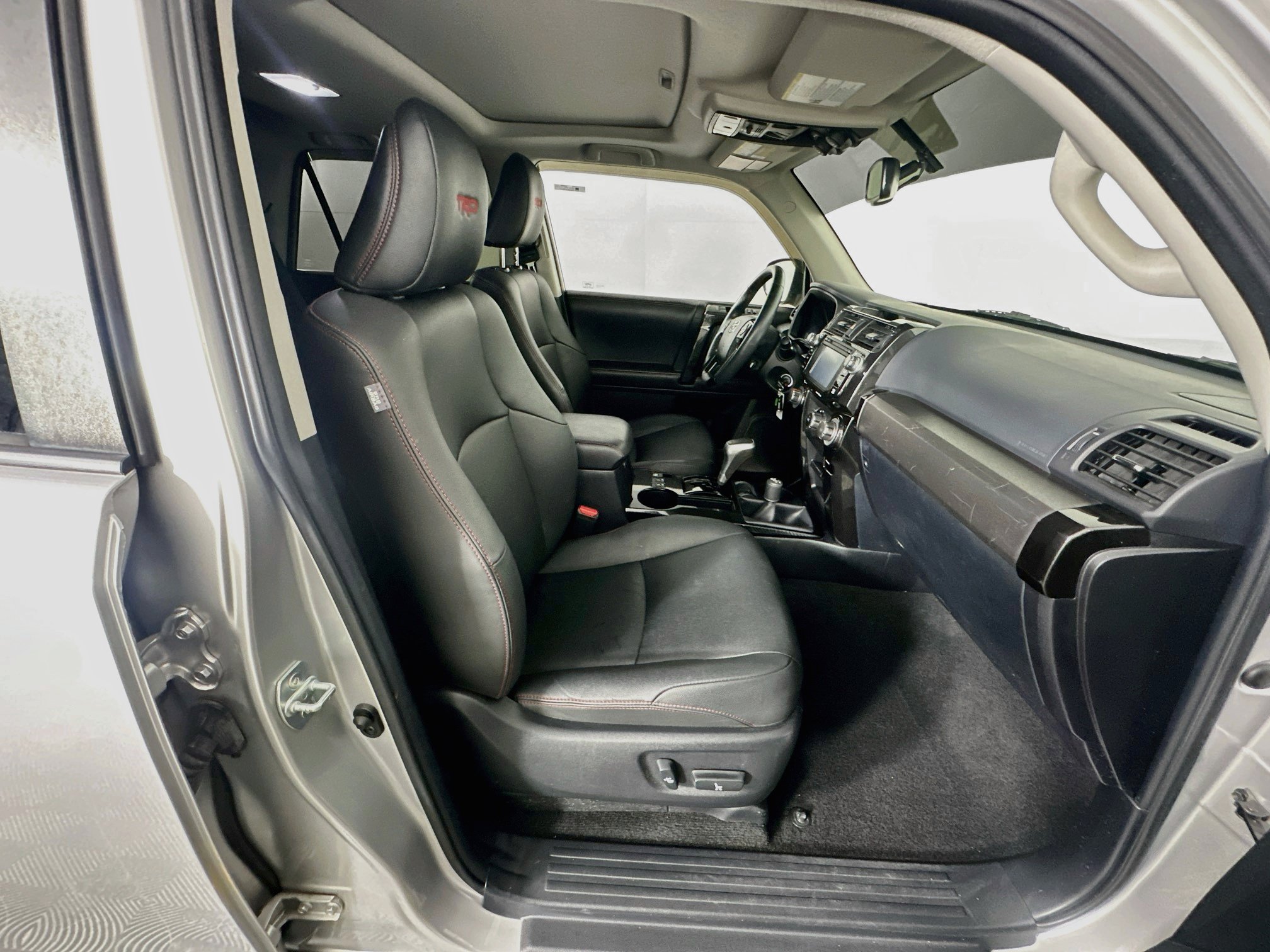 Used 2019 Toyota 4Runner TRD Off-Road Premium AWD/4WD image 32