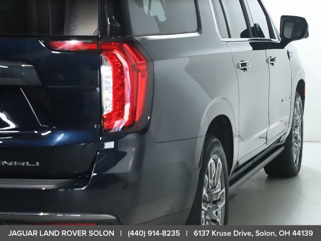 Used 2023 GMC Yukon XL Denali Ultimate AWD/4WD image 8