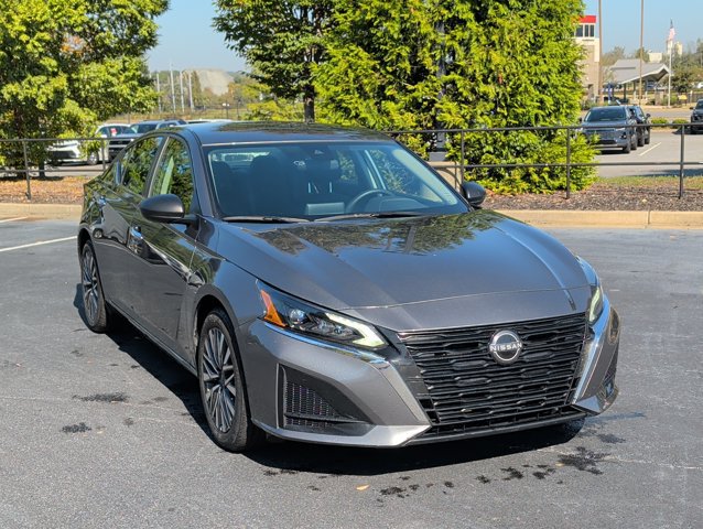 Used 2025 Nissan Altima 2.5 SV FWD image 28