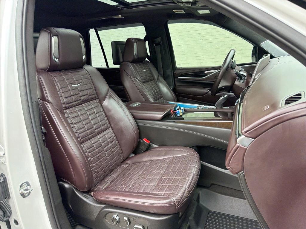 Used 2022 Cadillac Escalade Sport Platinum w/ Heavy-Duty Trailer Package AWD/4WD image 15