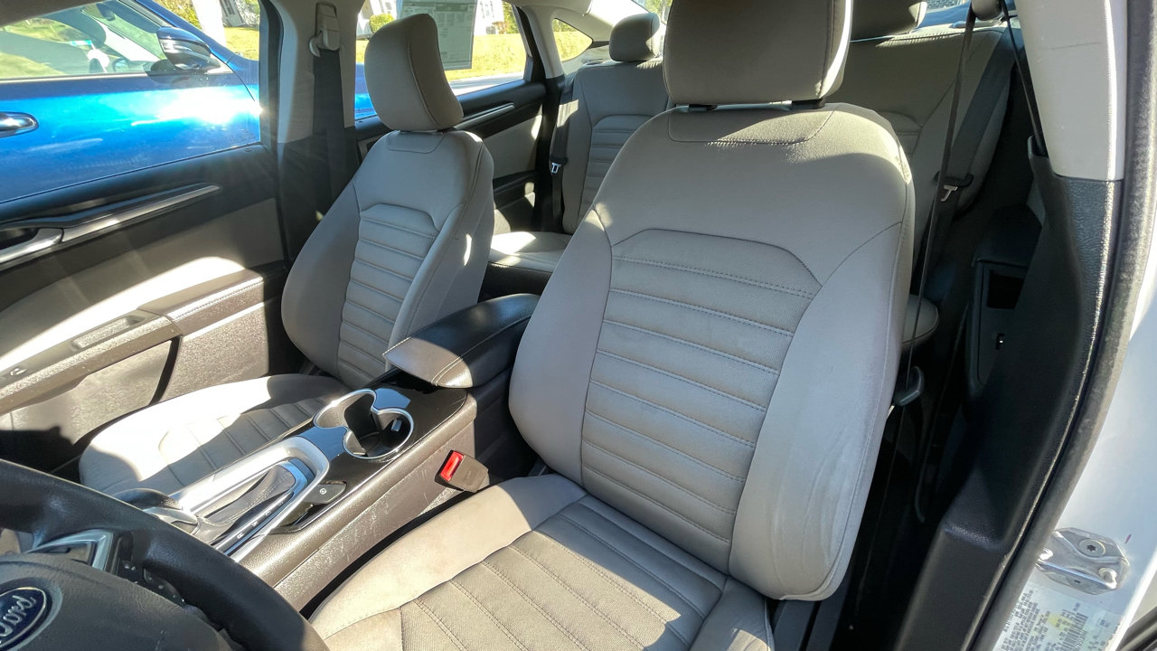 Used 2015 Ford Fusion S image 17