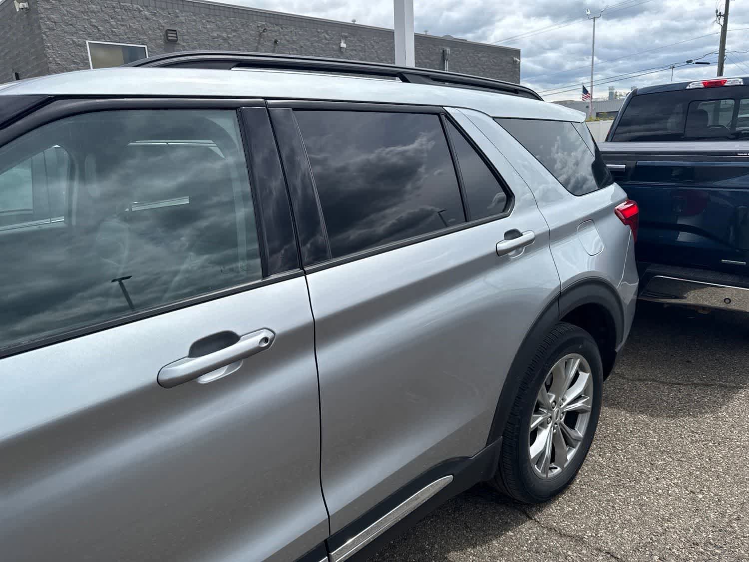Used 2023 Ford Explorer XLT w/ Equipment Group 202A AWD/4WD image 12