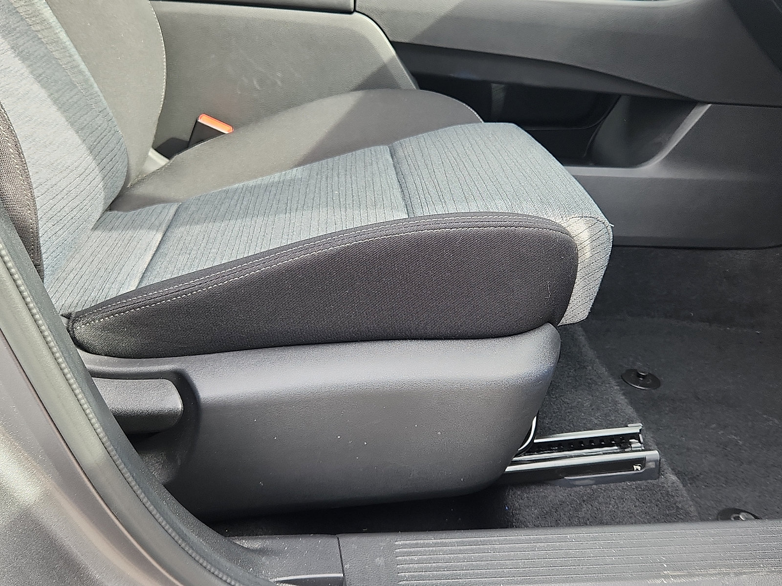 Used 2023 Nissan Rogue SV AWD/4WD image 34