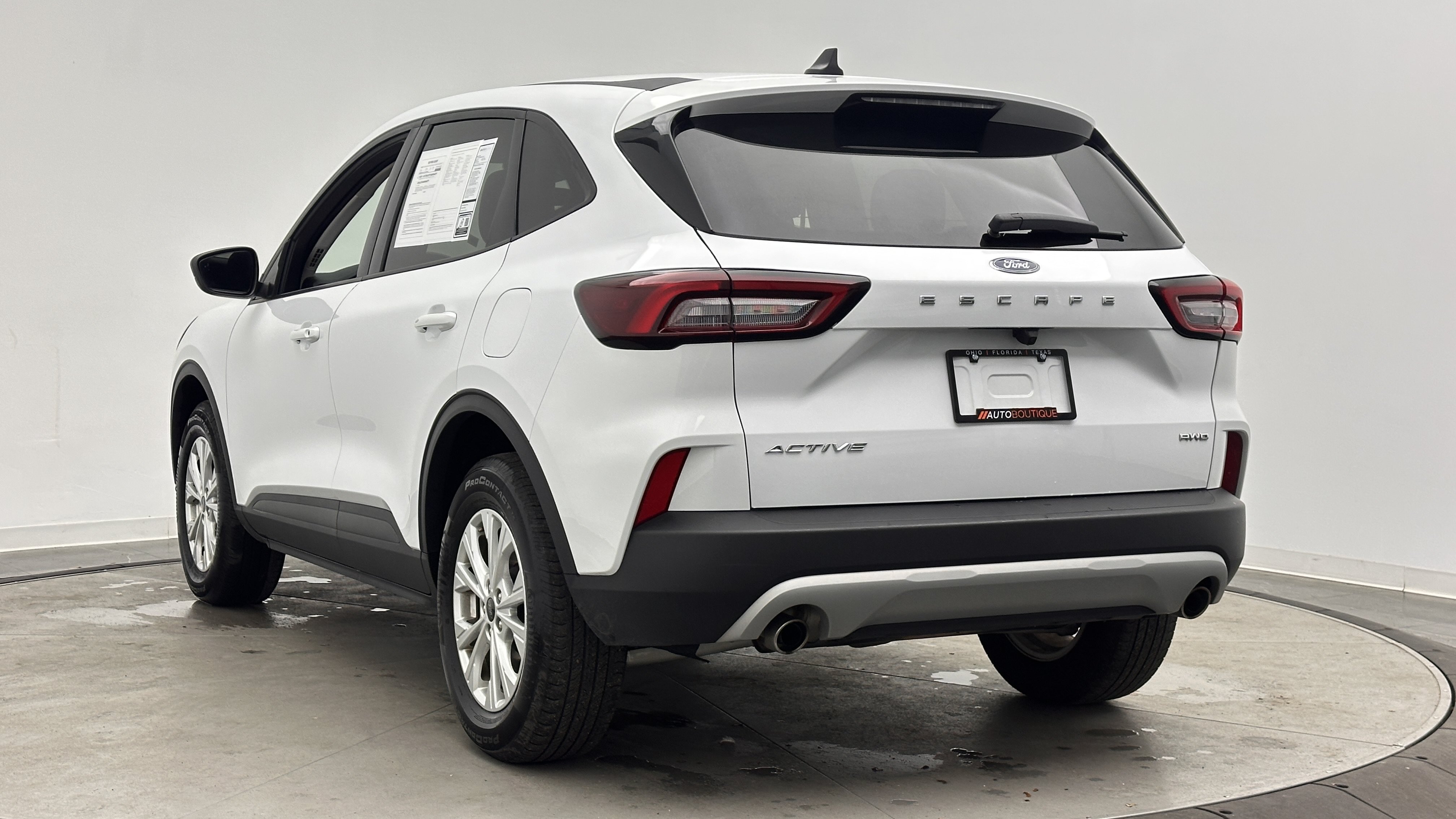 Used 2025 Ford Escape Active AWD/4WD image 5