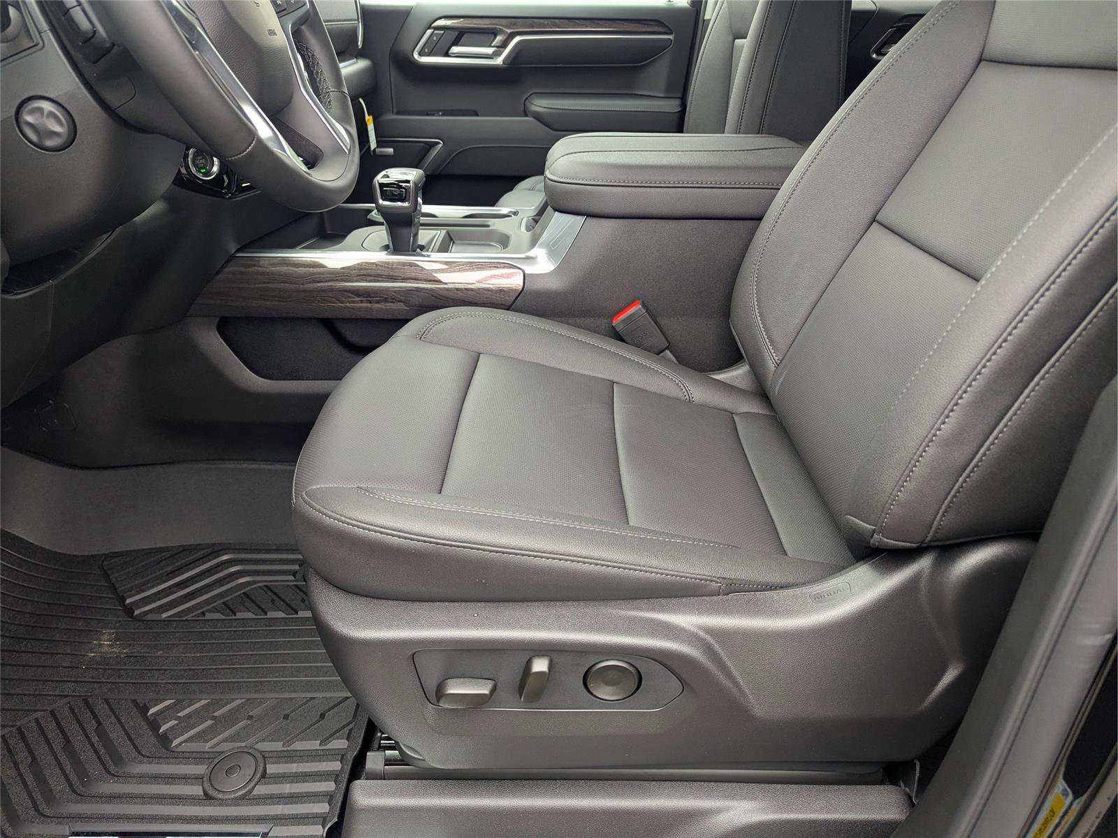 New 2026 Chevrolet Silverado 1500 LTZ w/ LTZ Premium Package image 16