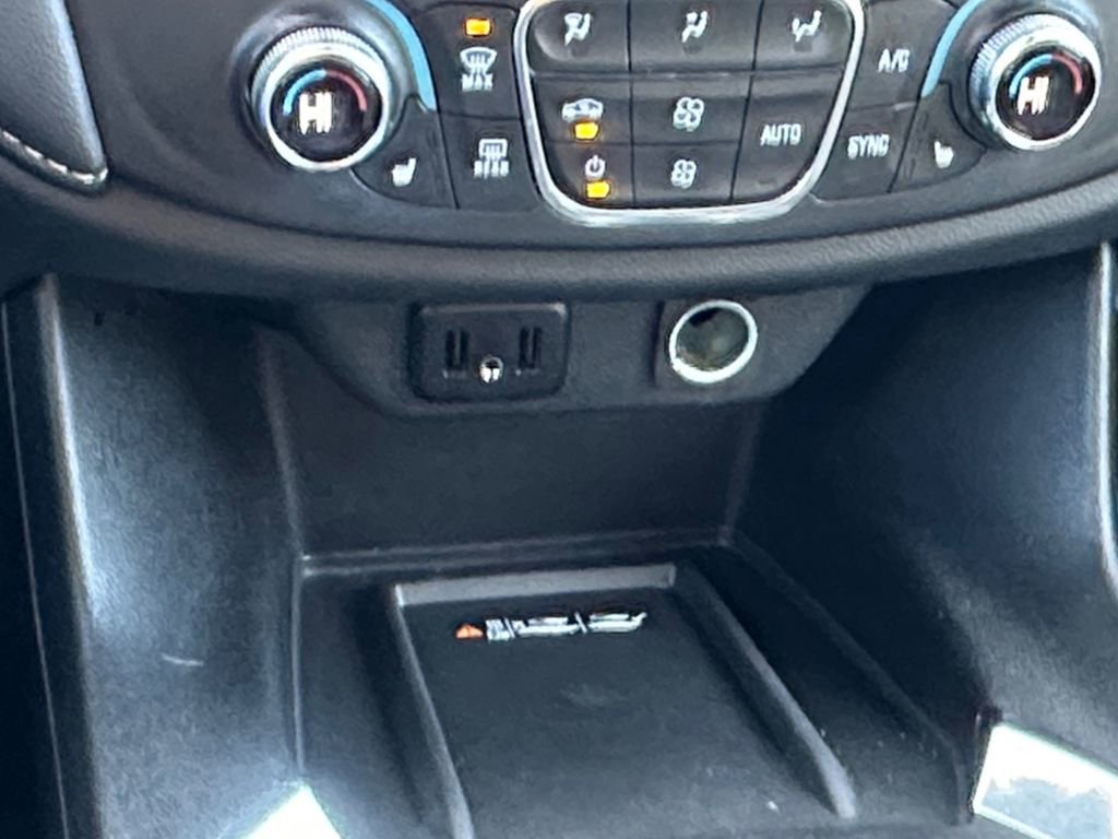 Used 2023 Chevrolet Traverse LT w/ LPO, Cargo Package image 15