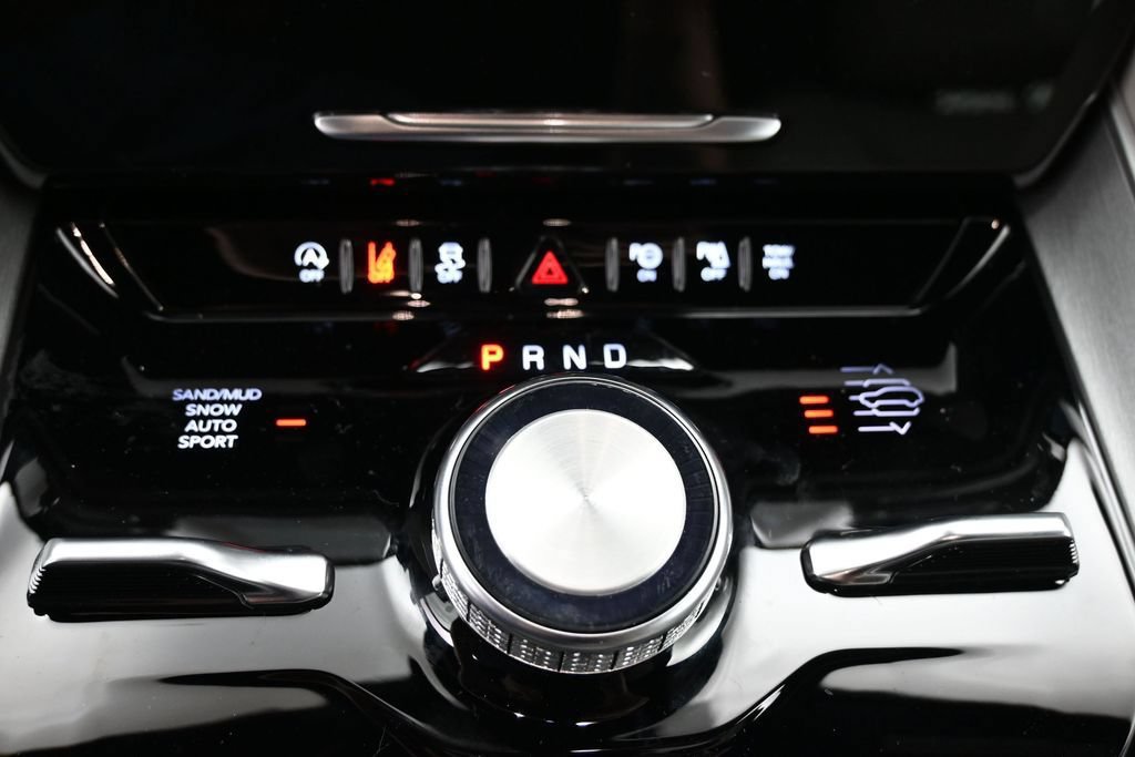 New 2026 Jeep Grand Wagoneer L Limited w/ Premium Group II AWD/4WD image 9