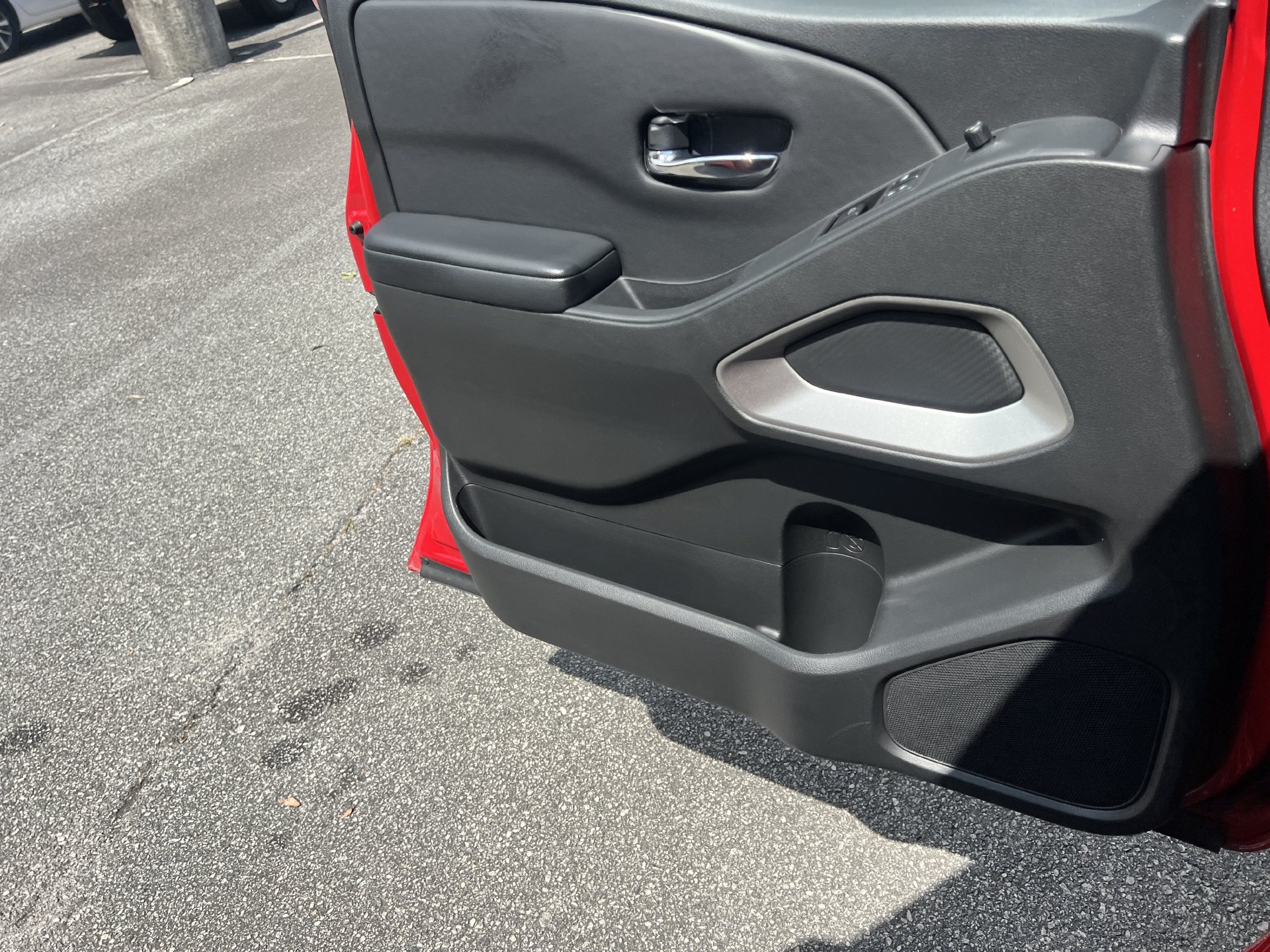 Certified 2025 Nissan Frontier SV RWD image 15