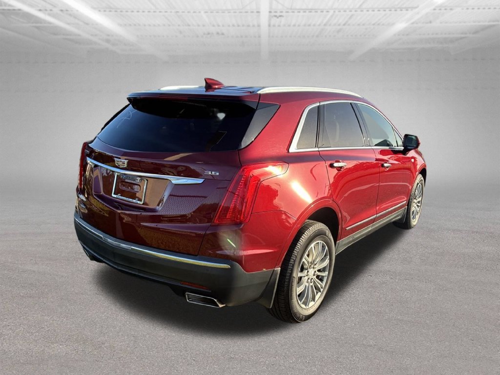 Used 2017 Cadillac XT5 Luxury w/ Driver Awareness Package AWD/4WD image 8