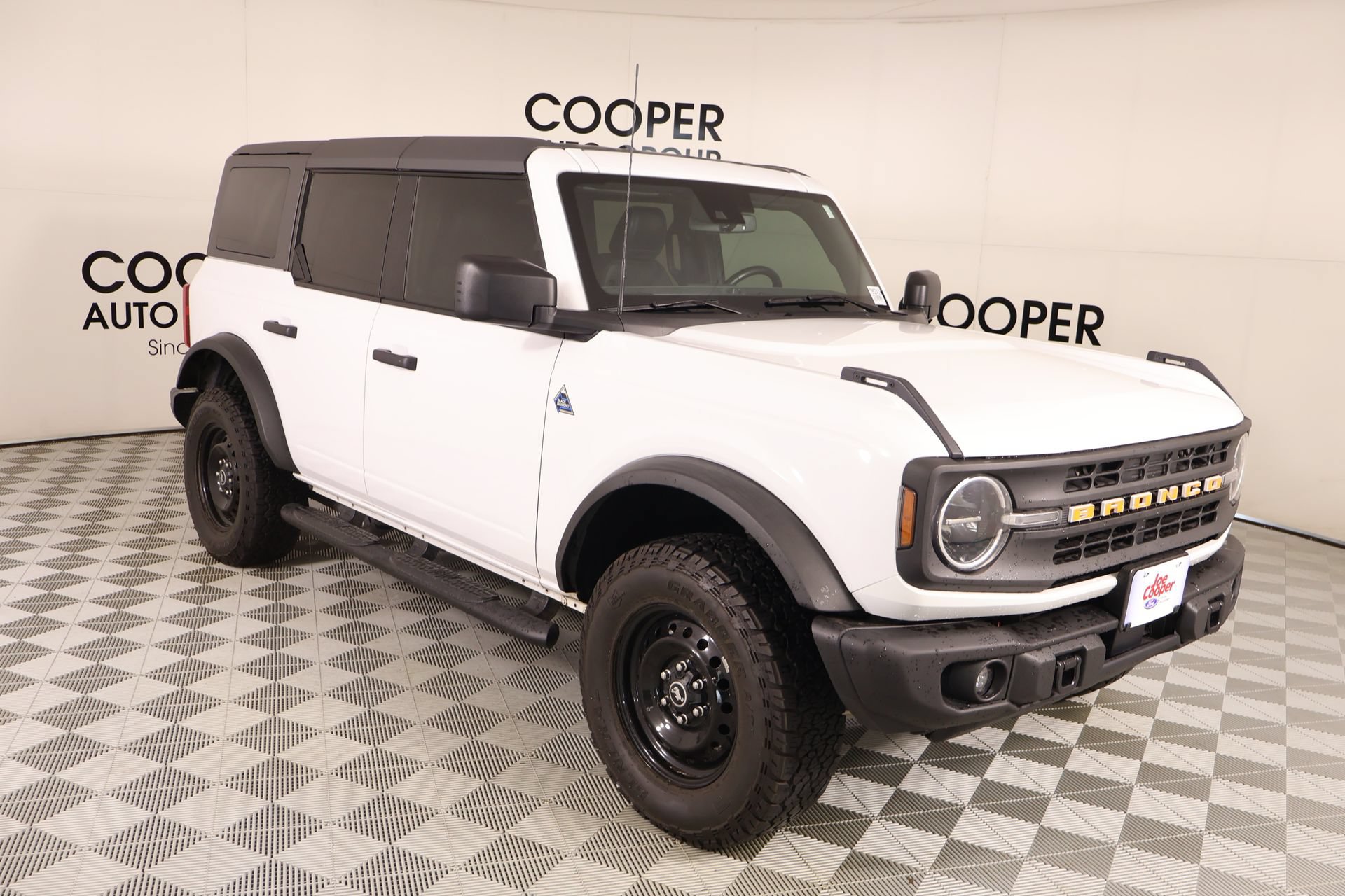 Used 2023 Ford Bronco Black Diamond AWD/4WD image 1