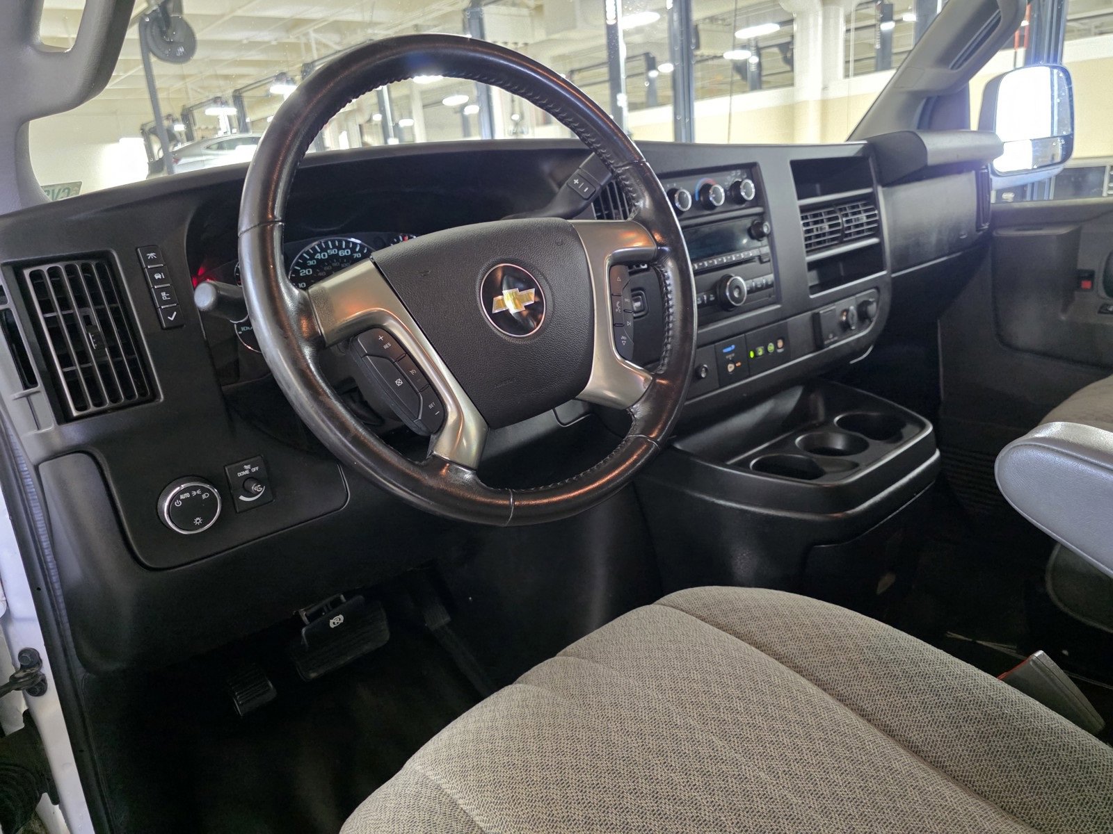 Used 2018 Chevrolet Express 2500 LS w/ Driver Convenience Package image 18