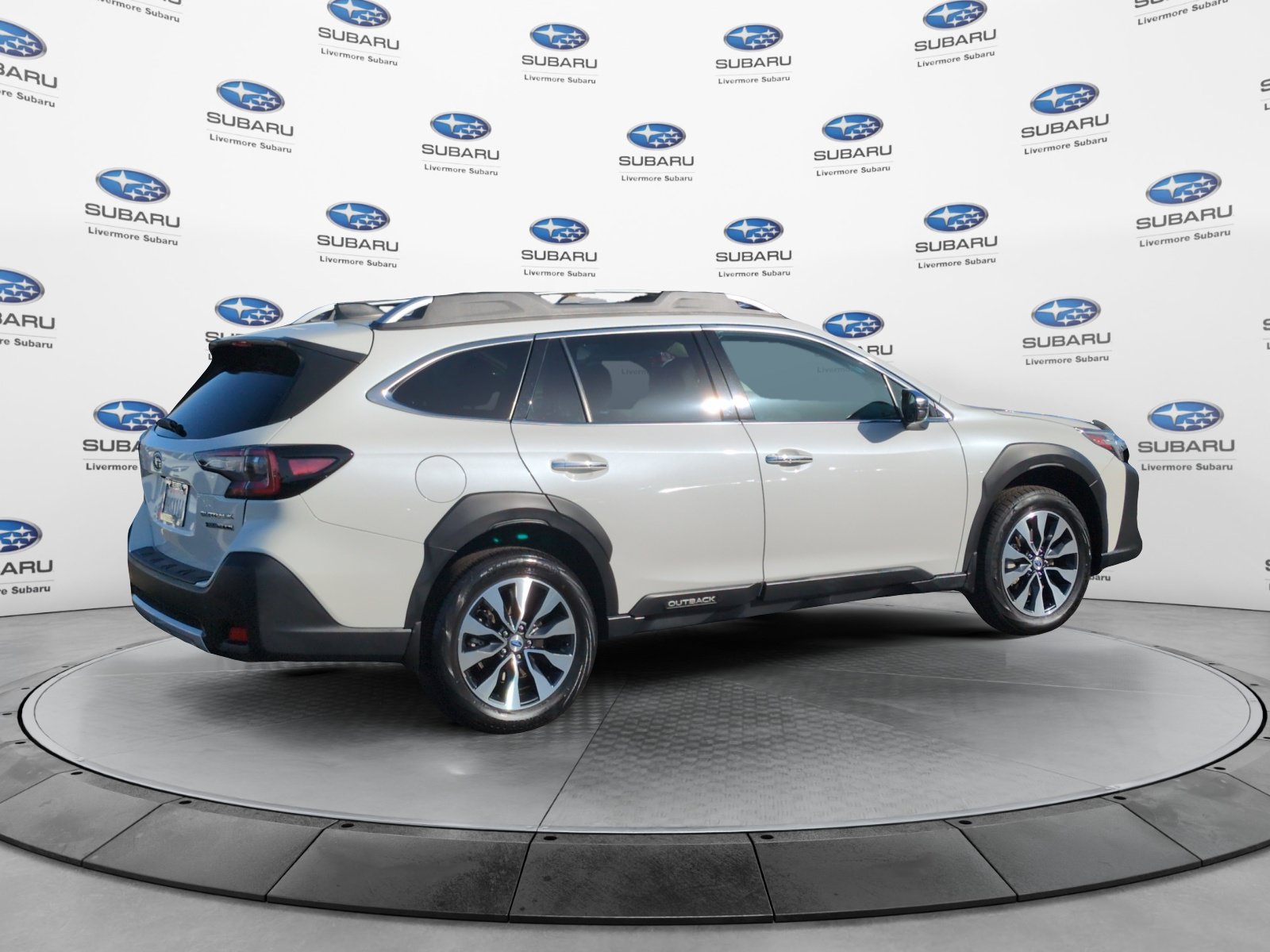 Used 2024 Subaru Outback Touring XT AWD/4WD image 5