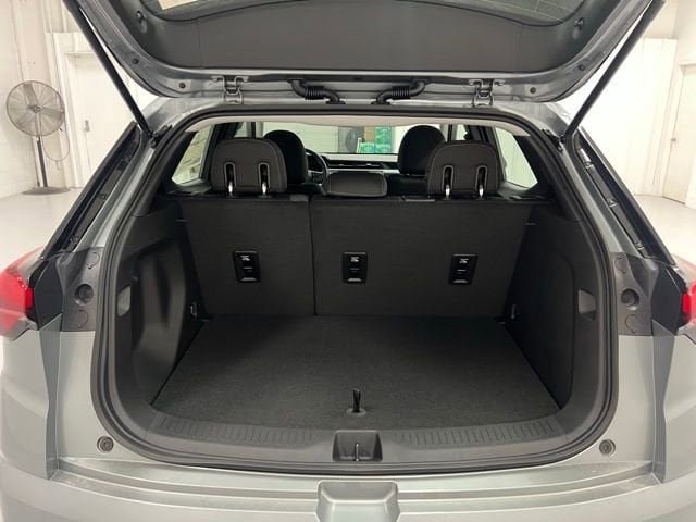 New 2027 Chevrolet Bolt LT w/ Comfort Package FWD image 16