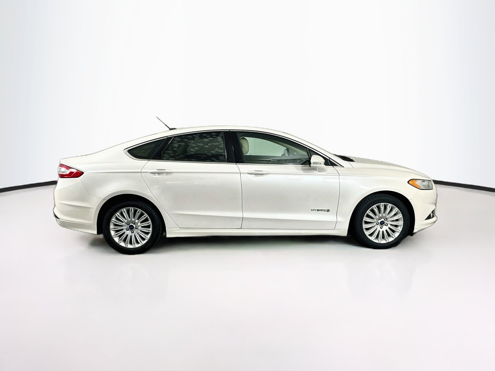 Used 2014 Ford Fusion SE w/ Equipment Group 502A FWD image 10