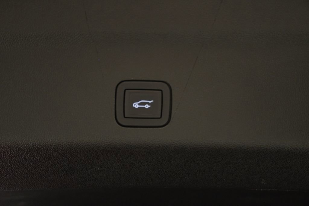 Used 2024 Chevrolet Suburban Premier image 47
