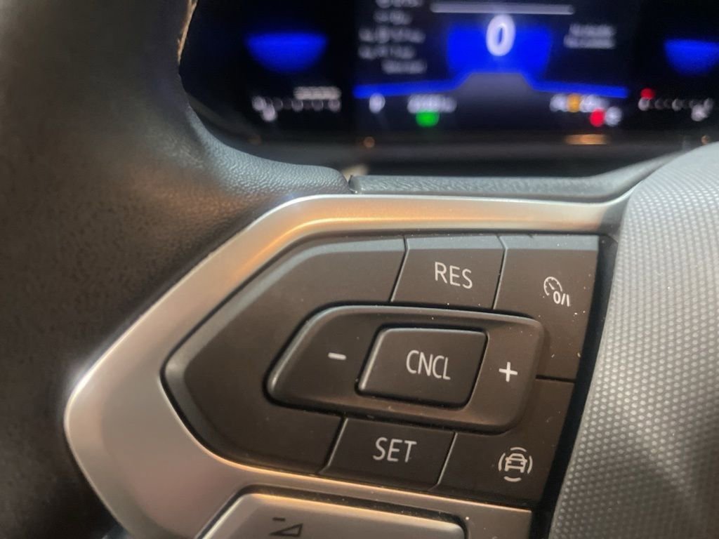 Used 2022 Volkswagen Taos SE image 25