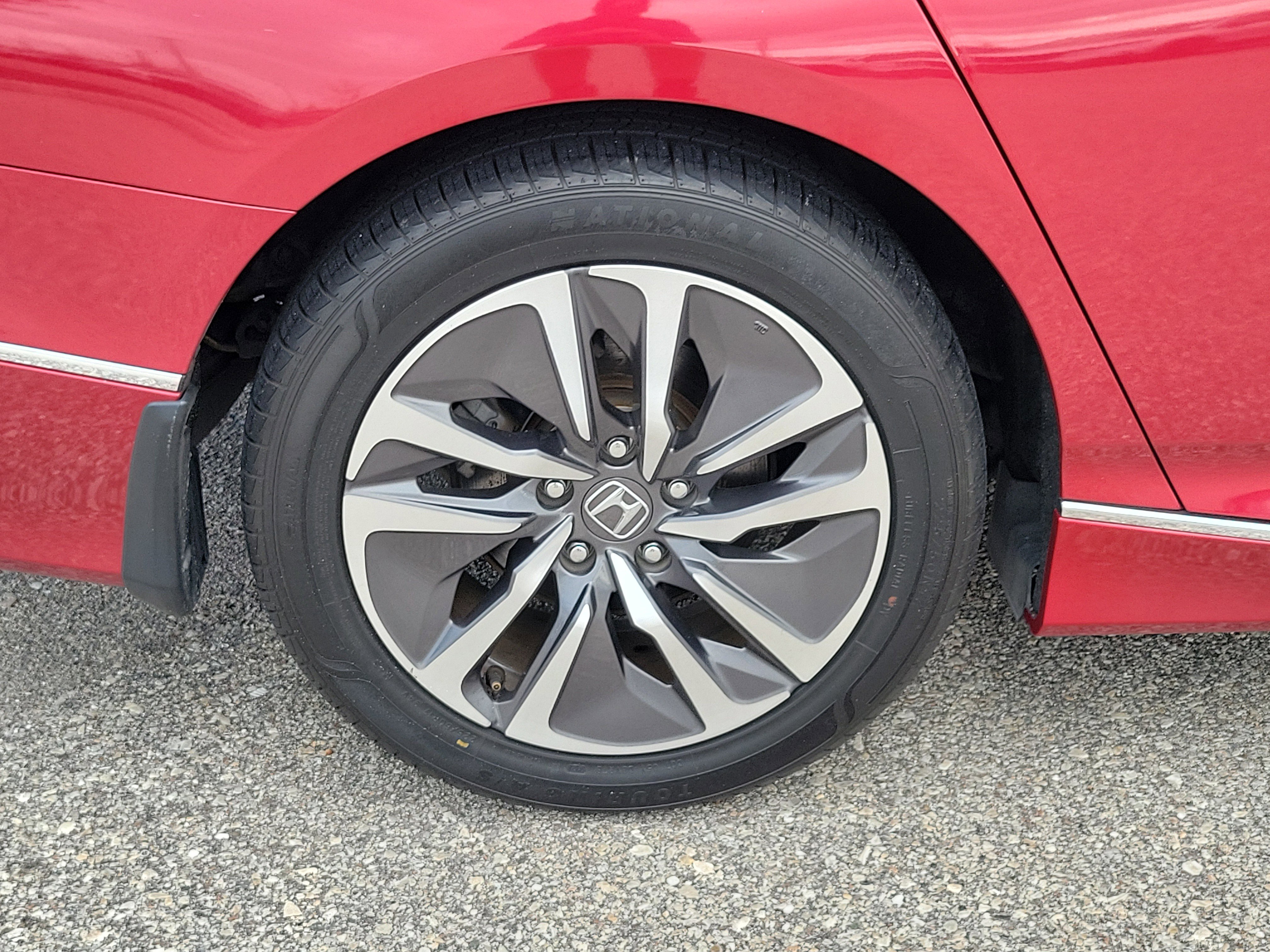 Used 2019 Honda Accord Touring image 10