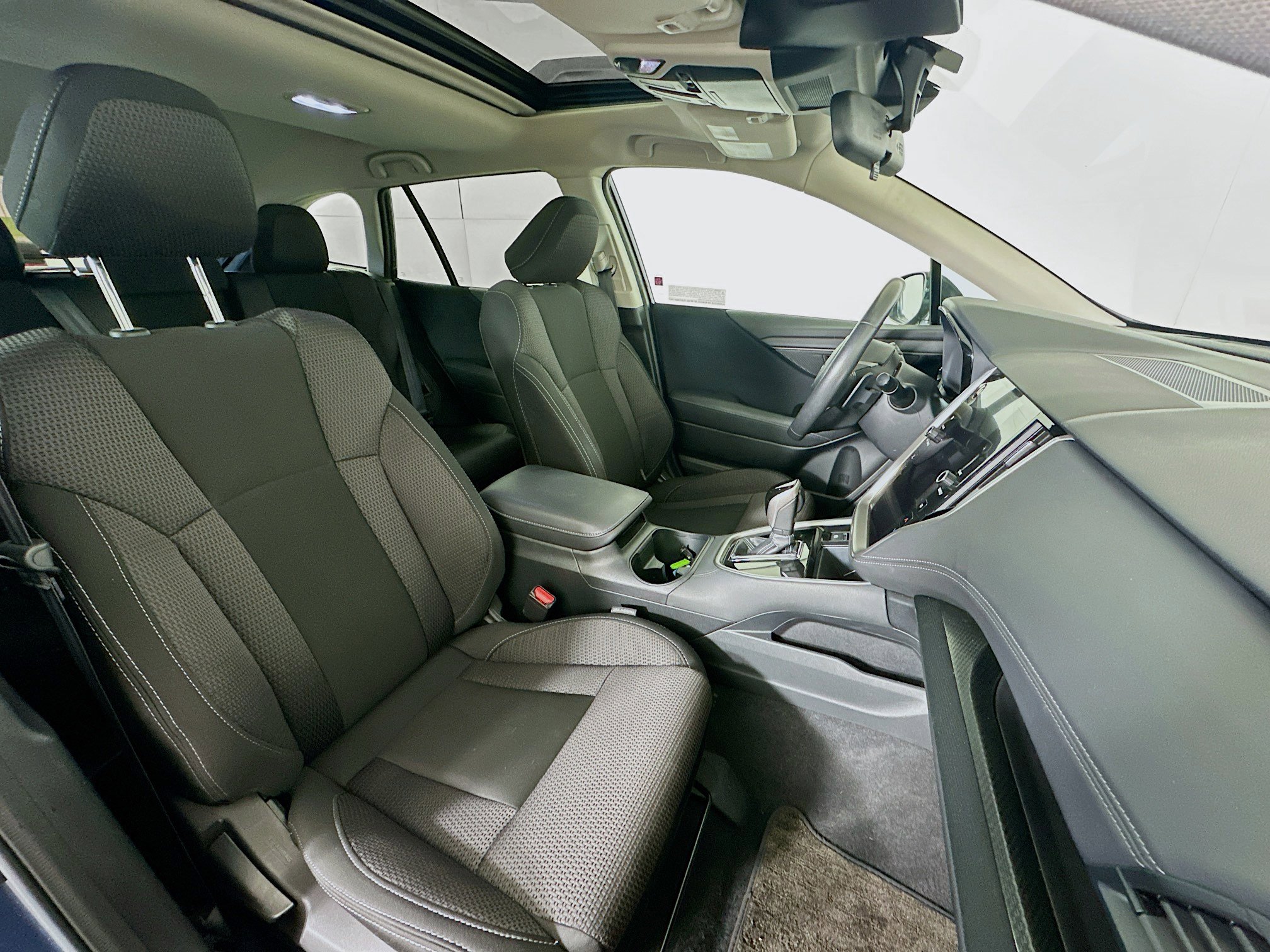 Used 2025 Subaru Outback Premium AWD/4WD image 32