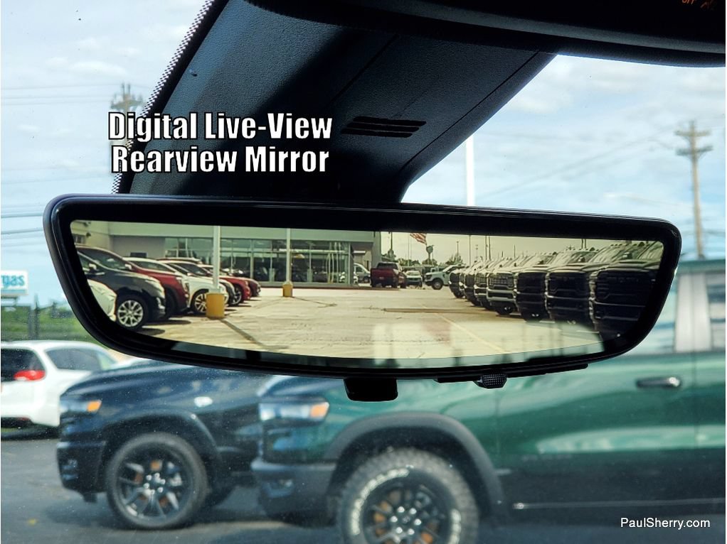 Used 2022 Chevrolet Traverse RS FWD image 41