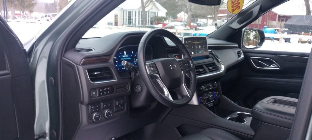 Used 2023 Chevrolet Suburban Z71 w/ Luxury Package image 11