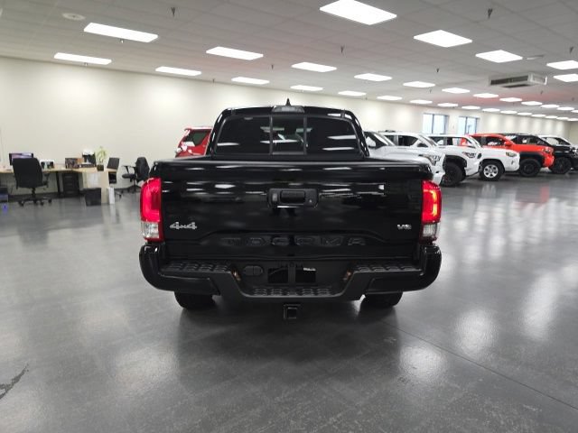Used 2023 Toyota Tacoma SR AWD/4WD image 4