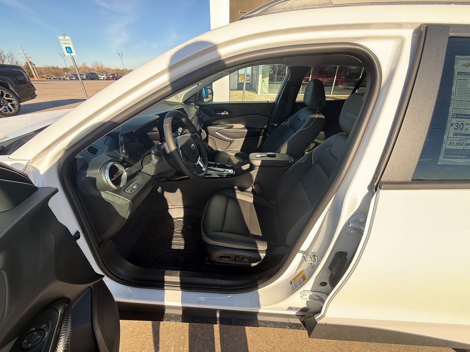 New 2026 Chevrolet Trax ACTIV w/ Sunroof Package FWD image 10