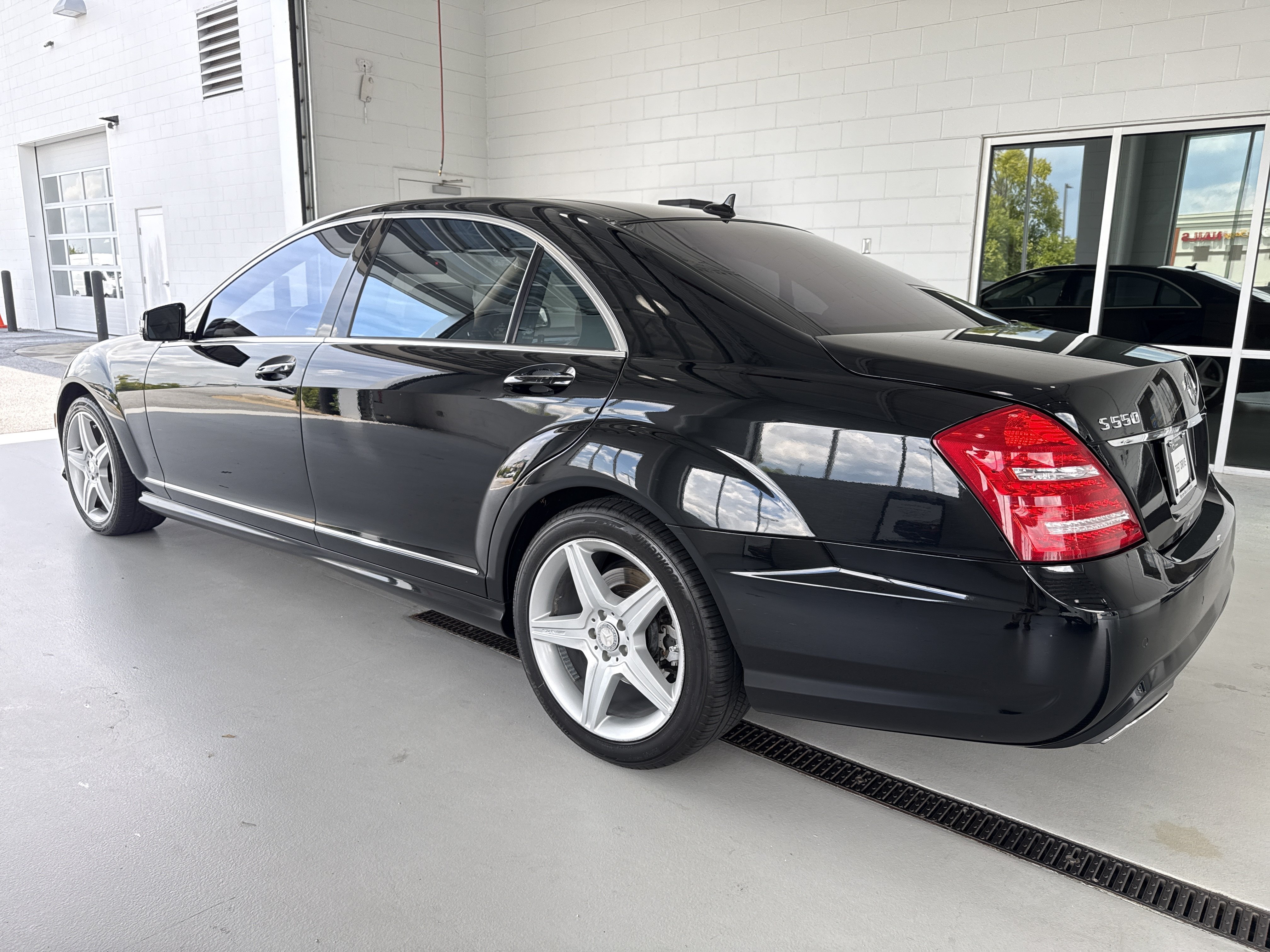 Used 2011 Mercedes-Benz S 550 image 8