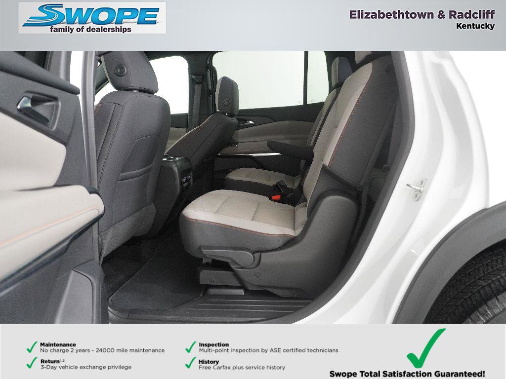 Used 2025 Chevrolet Traverse LT image 12