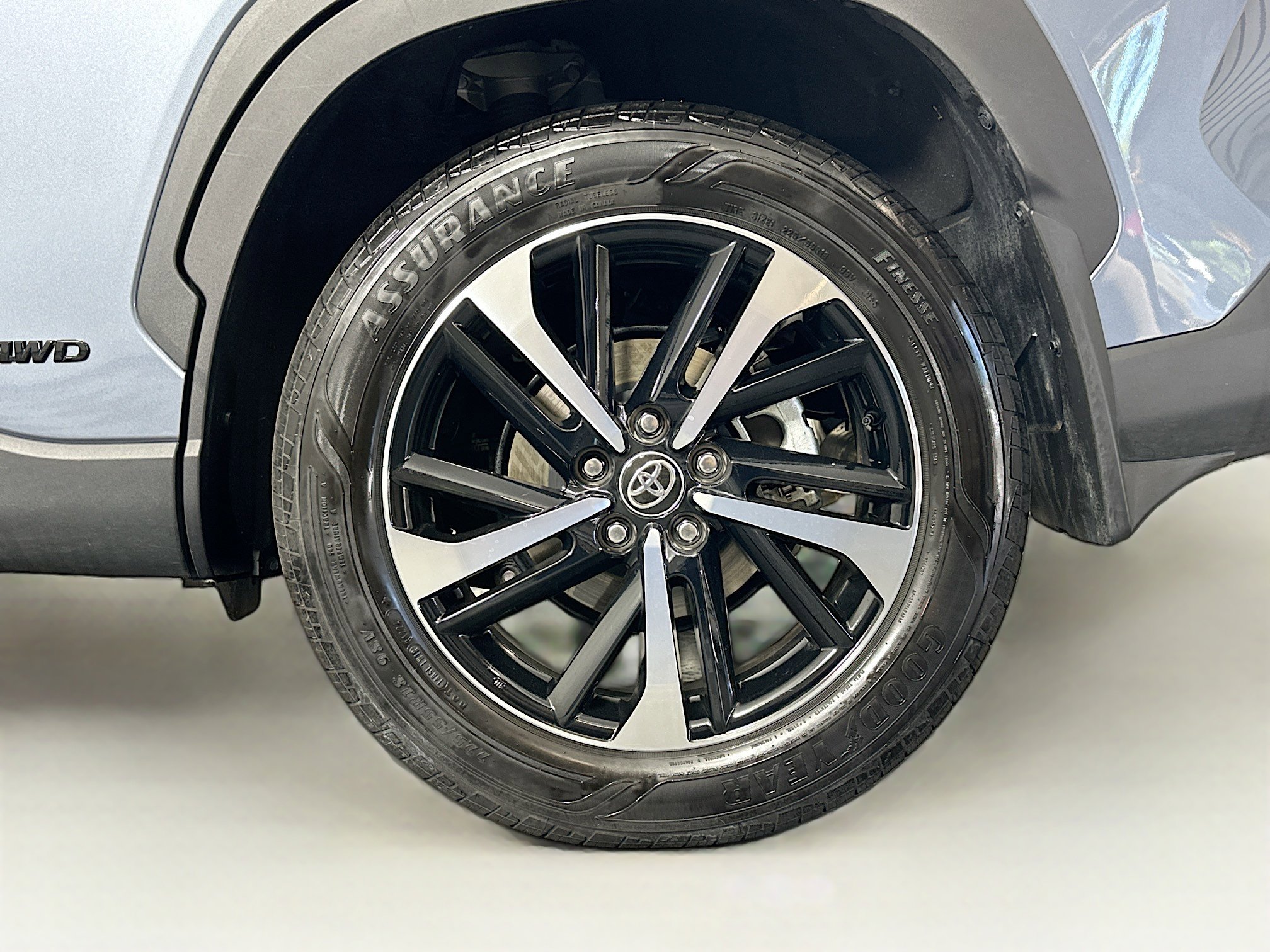 Used 2024 Toyota Corolla Cross XSE w/ Convenience Package image 11