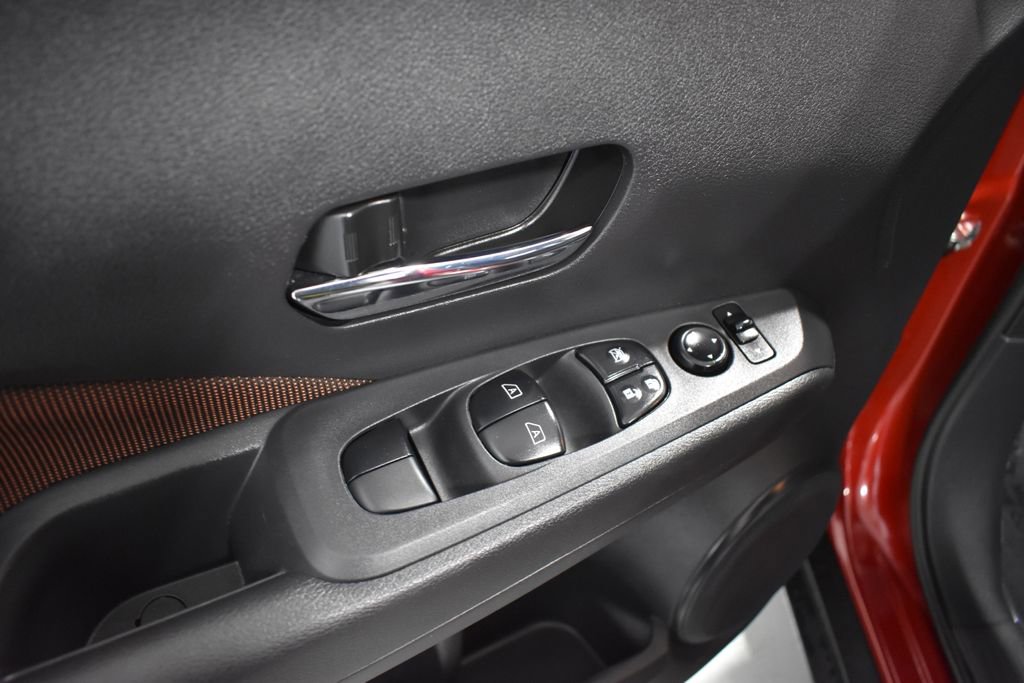 Certified 2023 Nissan Kicks SR FWD image 15