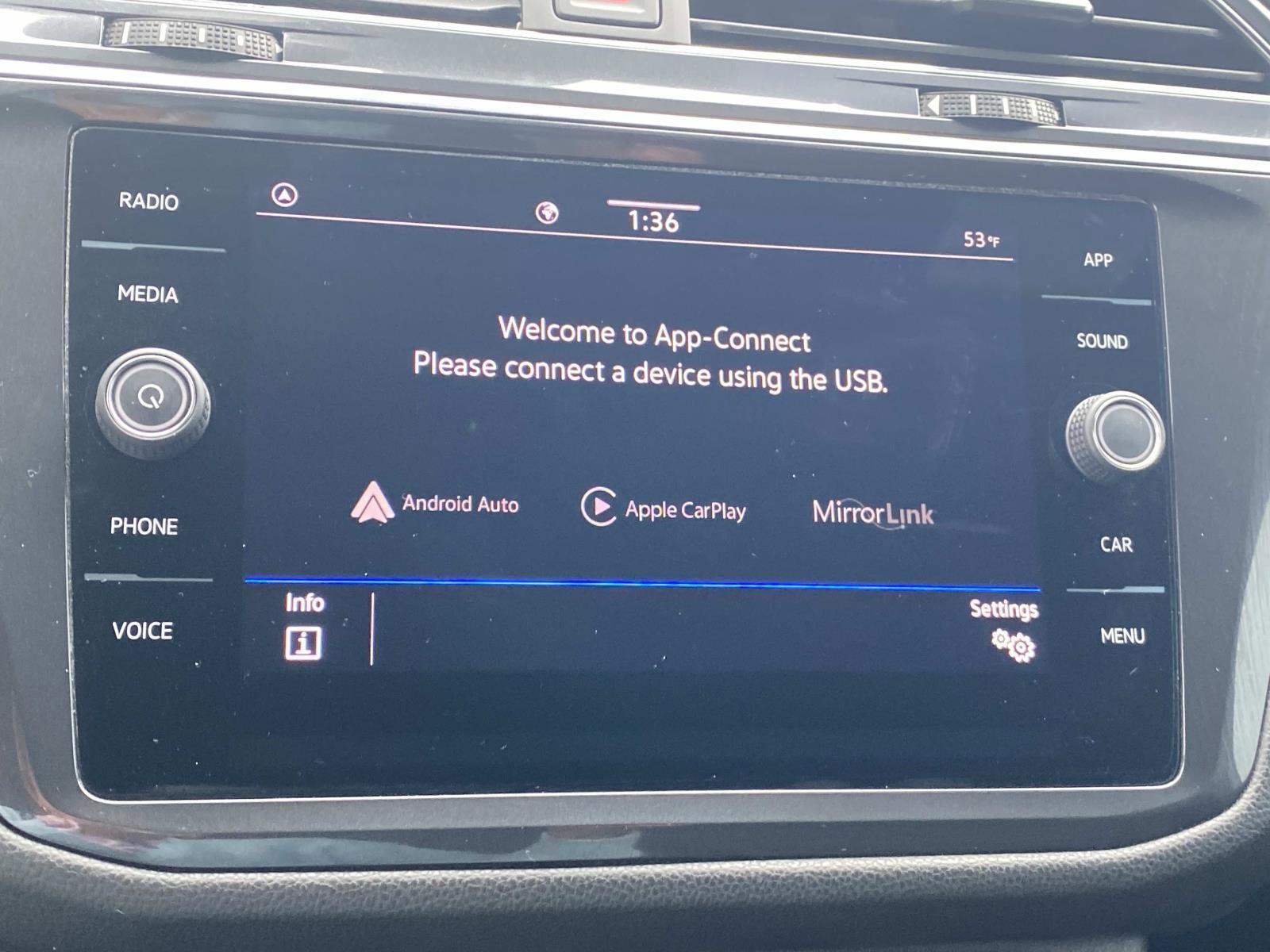 Used 2023 Volkswagen Tiguan SE R-Line image 23