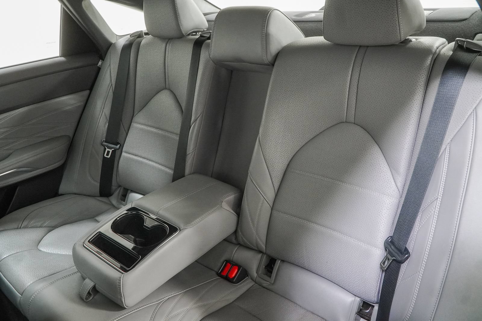 Used 2019 Toyota Avalon Limited w/ Protection Package FWD image 42
