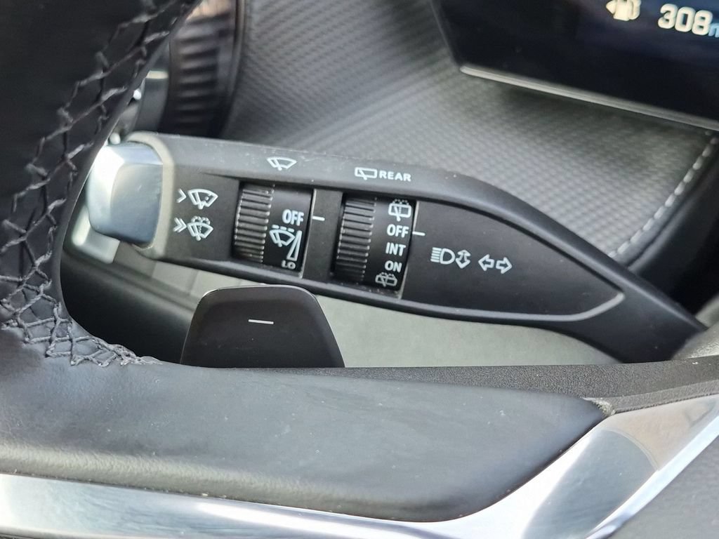 Used 2026 Chevrolet Equinox LT AWD/4WD image 21