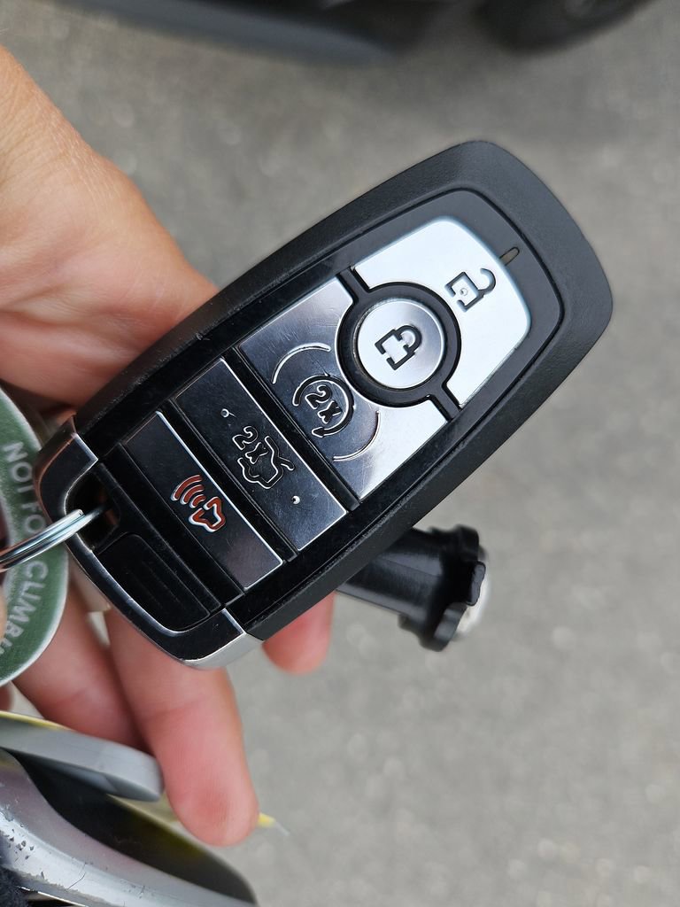 Used 2020 Ford Edge ST w/ Cold Weather Package AWD/4WD image 38