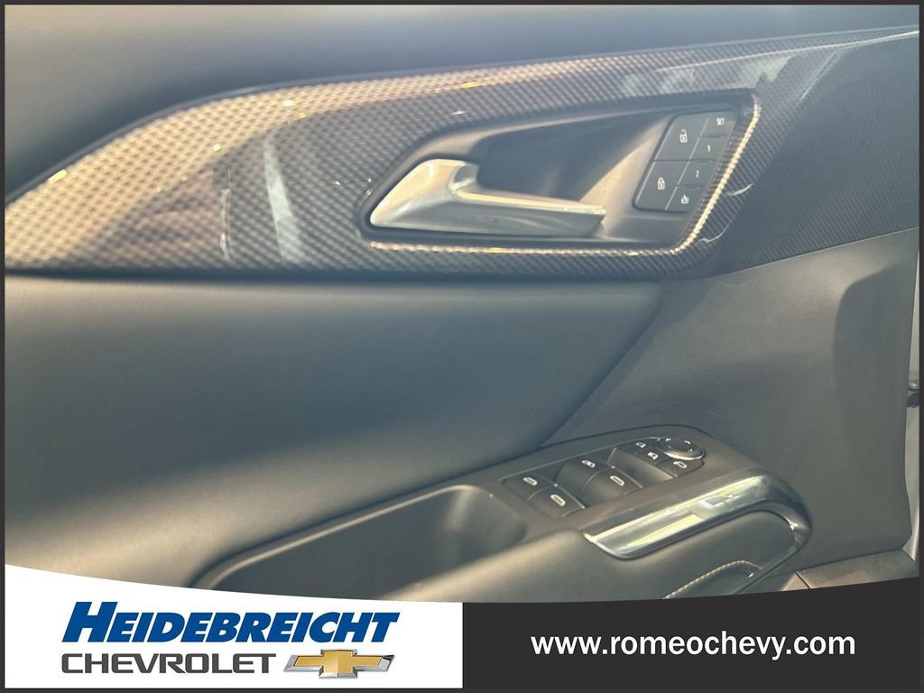 Used 2025 Chevrolet Traverse High Country w/ LPO, Floor Liner Package AWD/4WD image 11