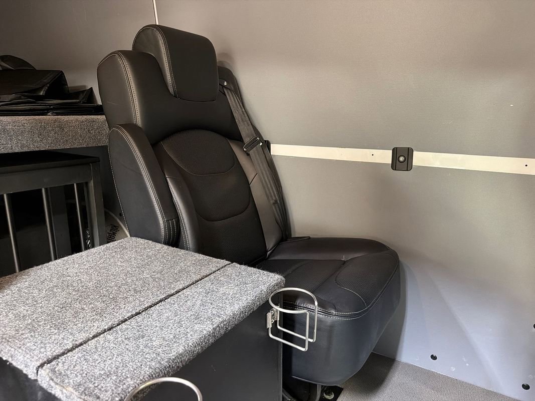 Used 2020 Mercedes-Benz Sprinter 2500 image 41