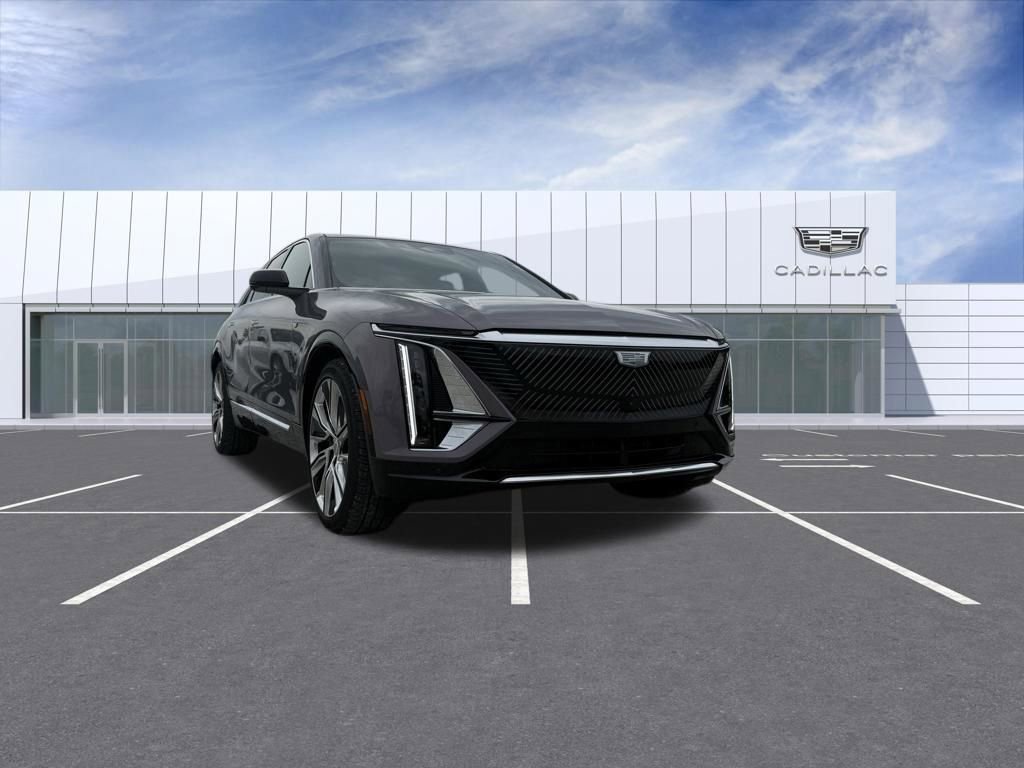 Certified 2025 Cadillac Lyriq Luxury w/ LPO, Floor Liner Package AWD/4WD image 8