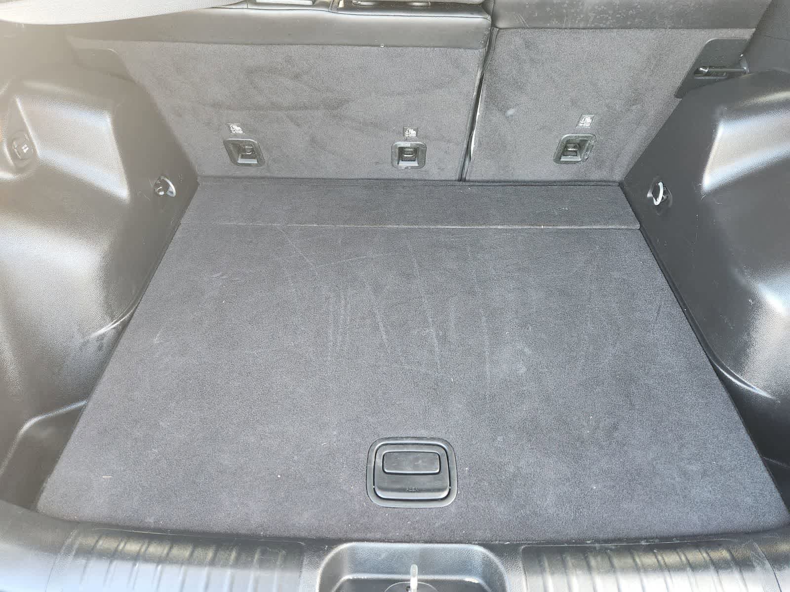 Used 2019 Jeep Cherokee Latitude Plus image 31