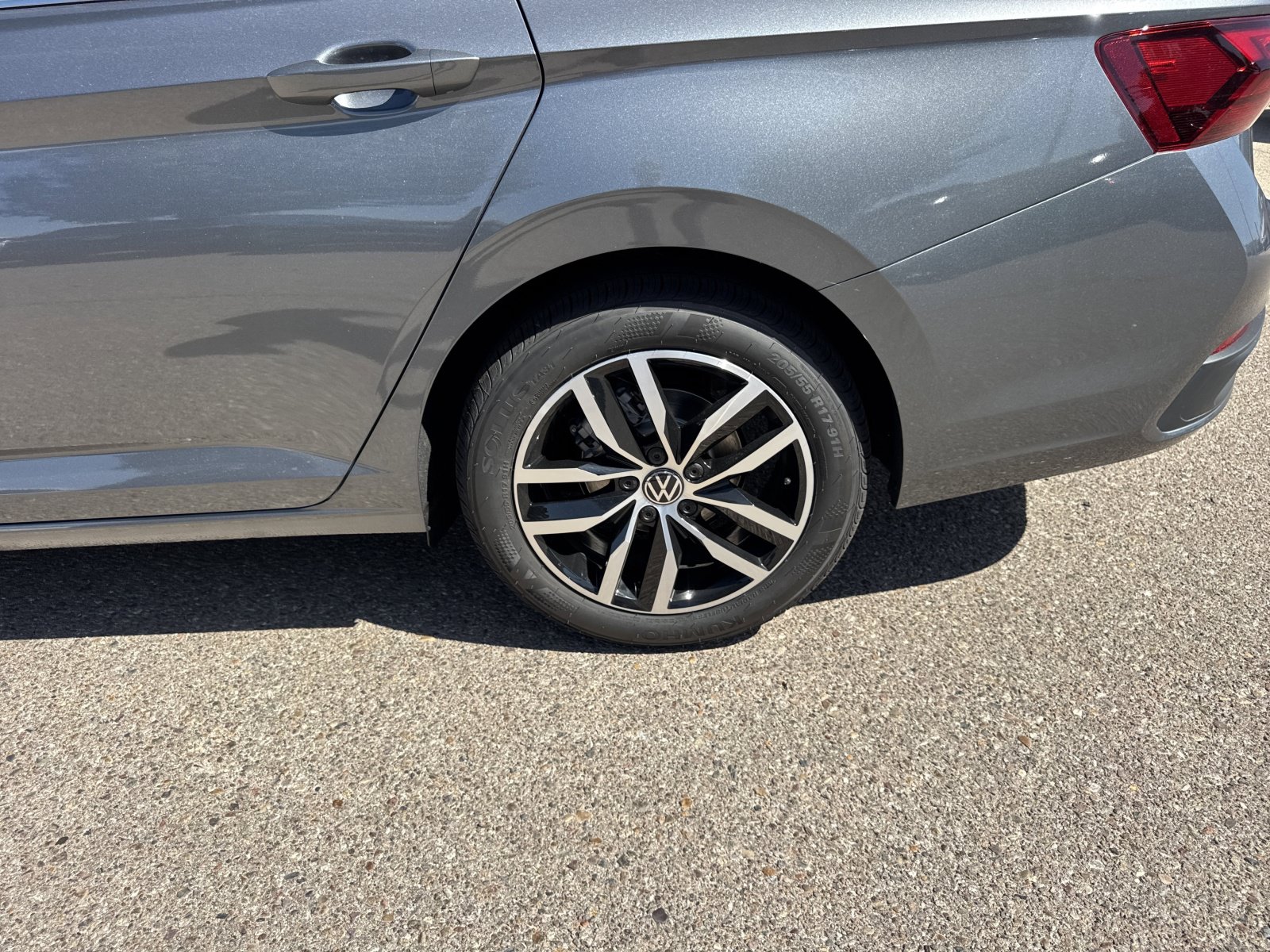 New 2026 Volkswagen Jetta SE FWD image 13