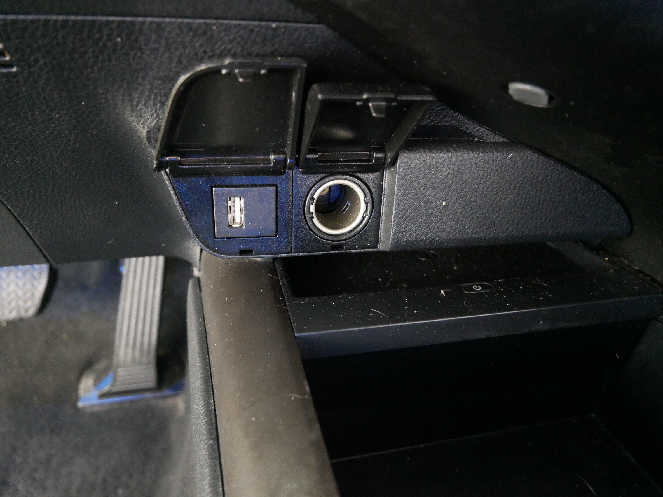 Used 2023 Toyota Camry XLE w/ Protection Package (Q2) (TMS) FWD image 29