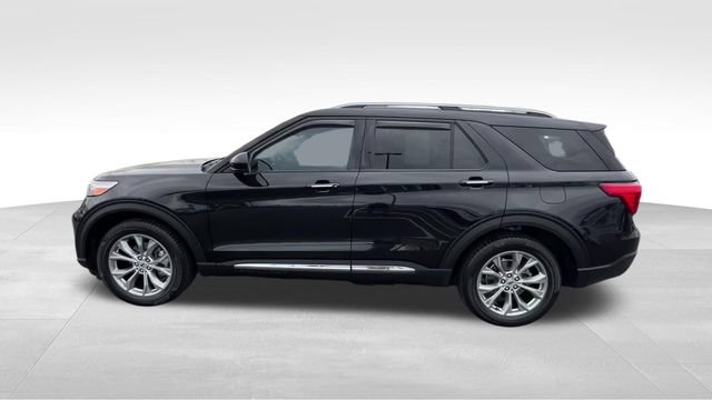 Used 2023 Ford Explorer Limited AWD/4WD image 3