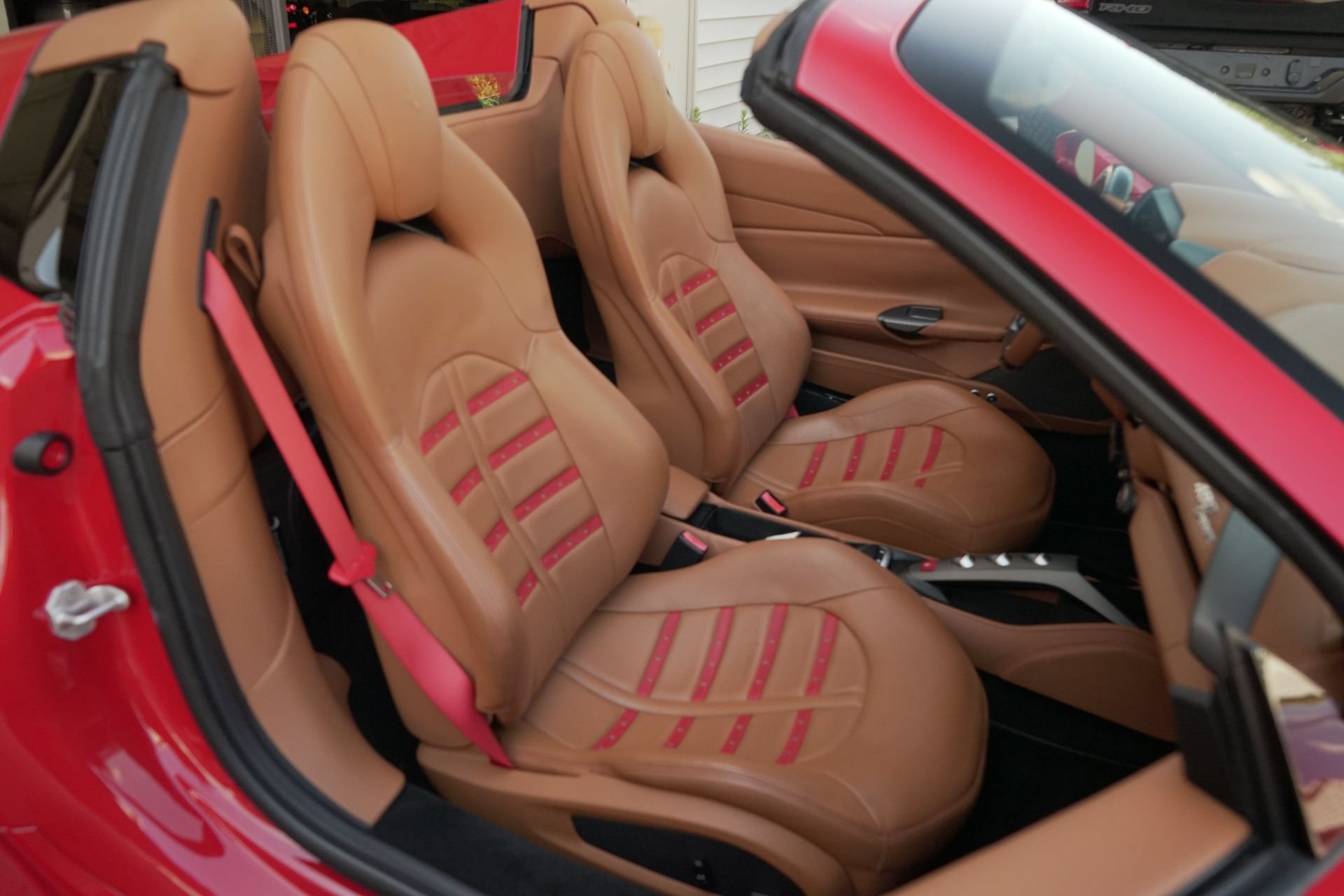 Used 2018 Ferrari 488 Spider RWD image 10