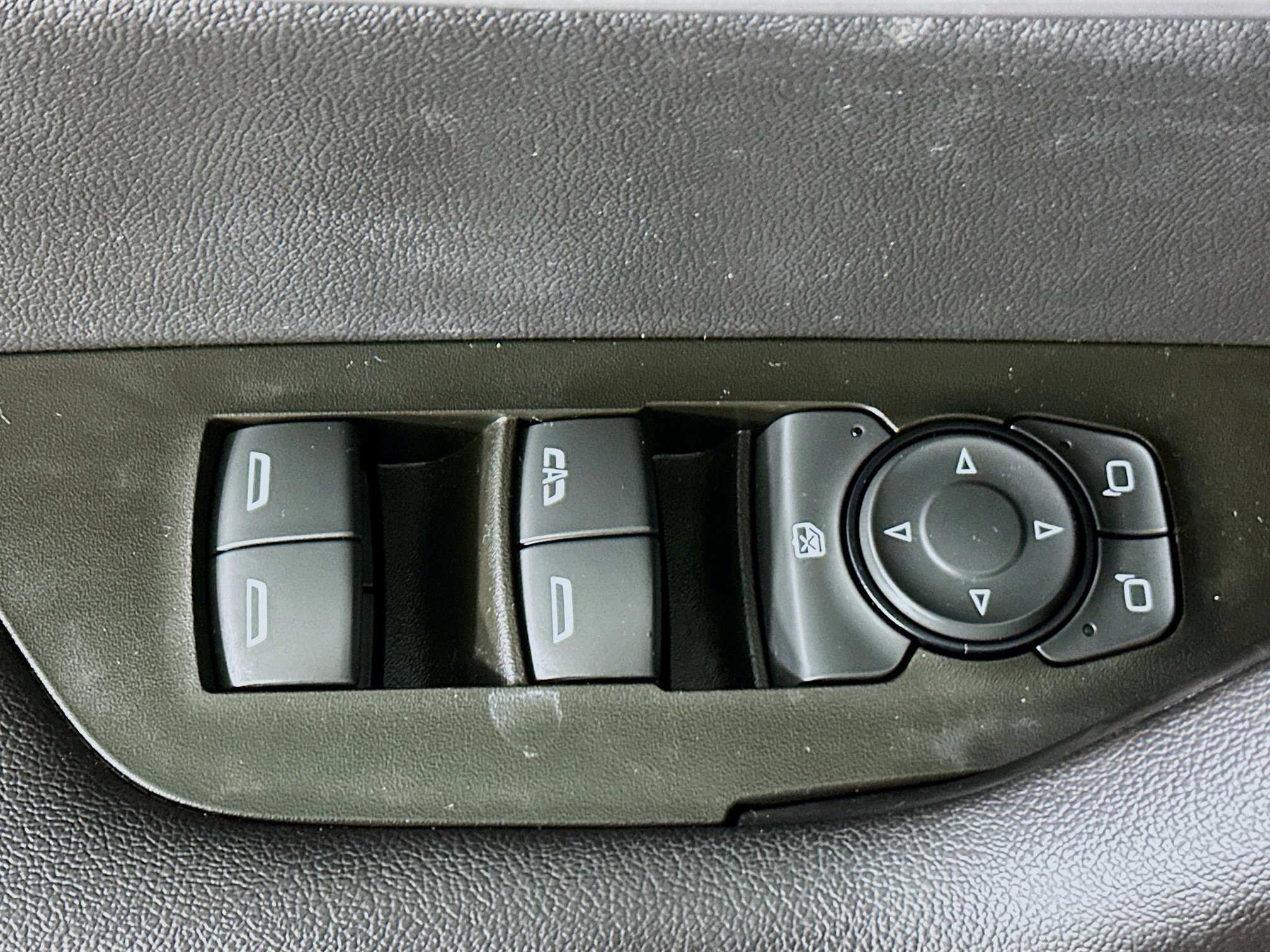 Used 2024 Chevrolet Blazer LT w/ Driver Confidence Package image 14