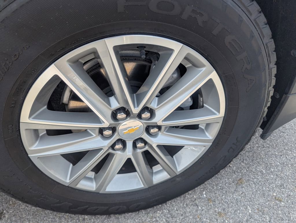 Used 2022 Chevrolet Traverse LT image 51