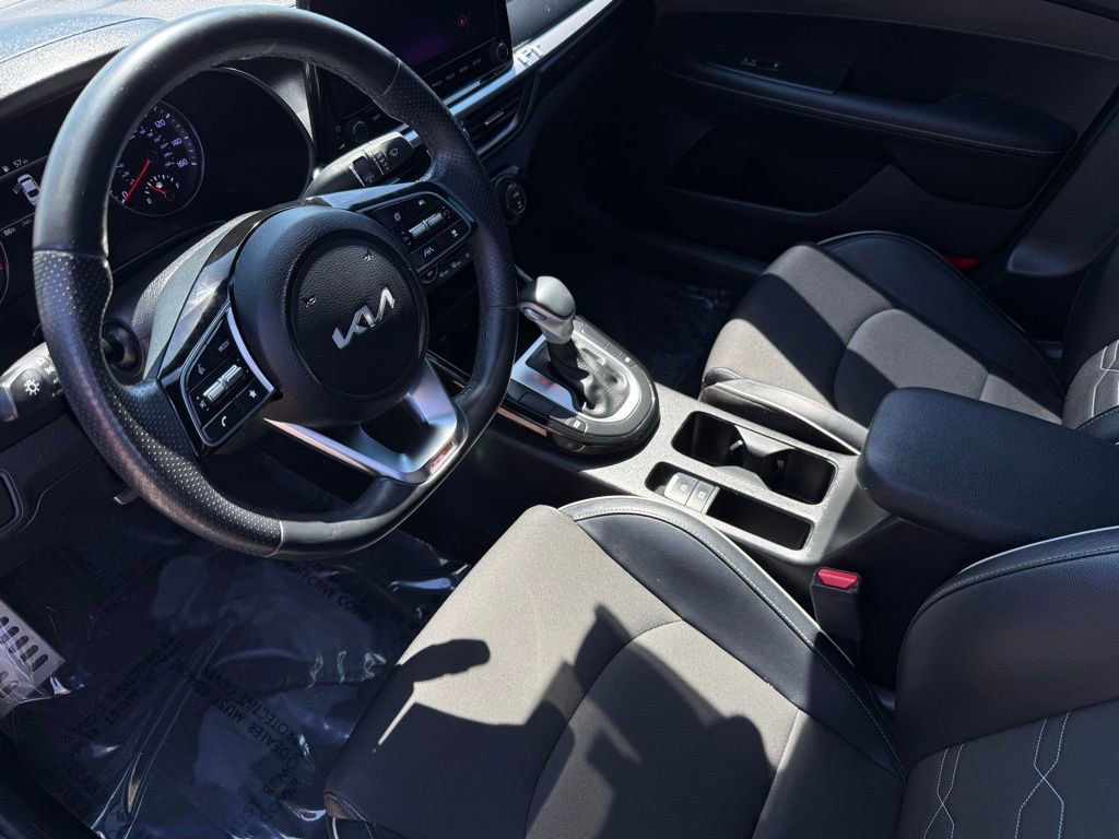 Used 2023 Kia Forte GT-Line w/ GT-Line Premium Package image 17