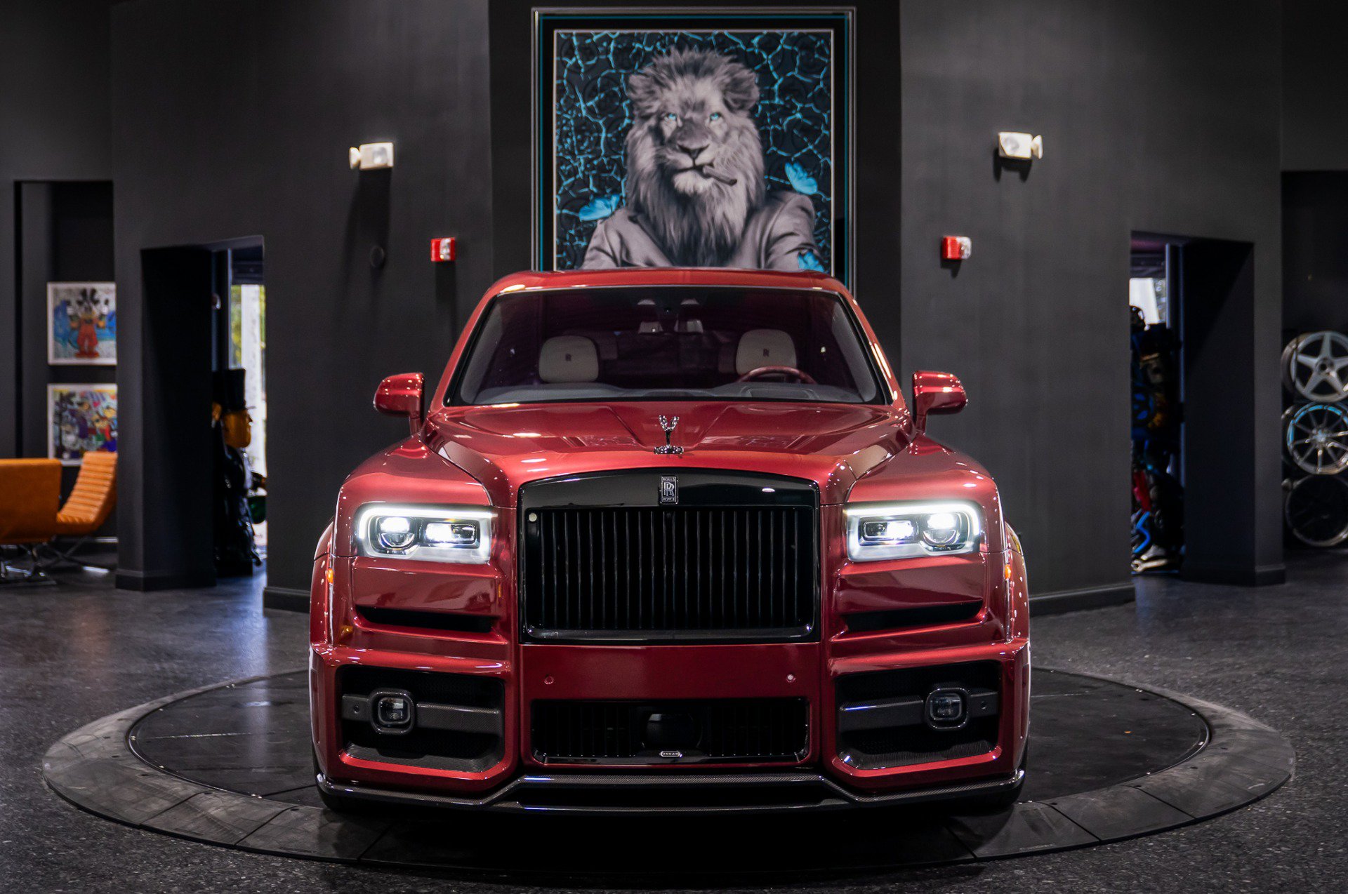 Used 2022 Rolls-Royce Cullinan Black Badge w/ Dark Exterior Package image 12