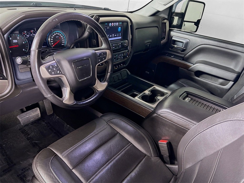 Used 2018 GMC Sierra 3500 Denali w/ Duramax Plus Package image 10