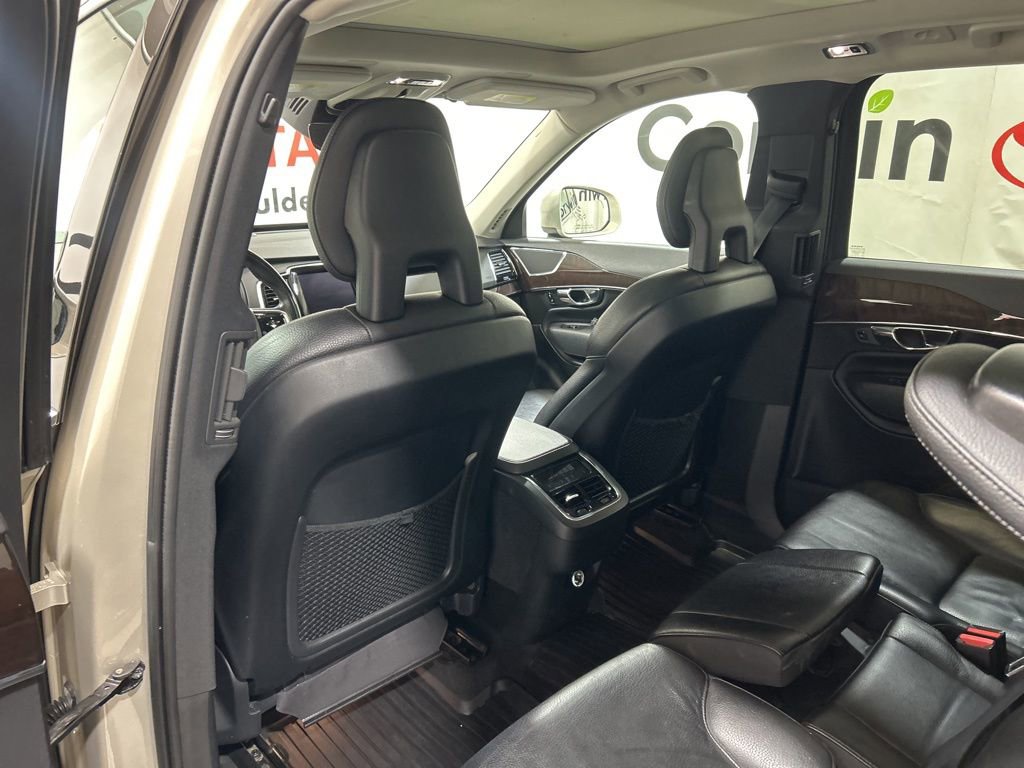 Used 2016 Volvo XC90 T6 Momentum image 21